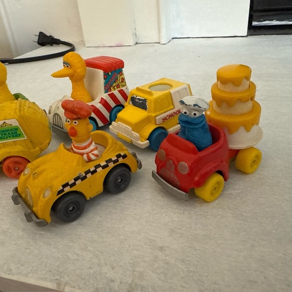 Hasbro & Playskool Muppets
Sesame Street 6 Diecast Vintage
Cars - Picture 6 of 6